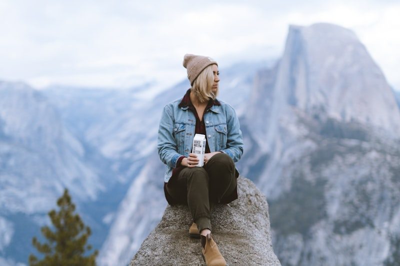 Comment préparer sa valise pour un voyage solo : la méthode capsule